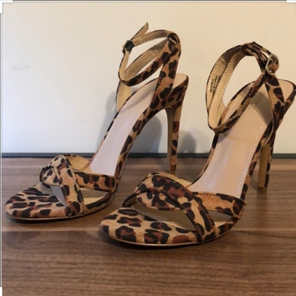 SOLD Forever 21 heels - Picture 1 of 3